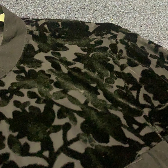 Black Velvet Longsleeve - Picture 2 of 4